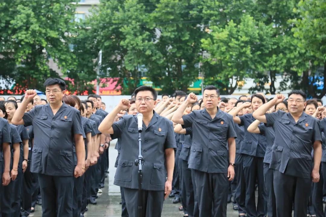 僵尸女友爱爬树